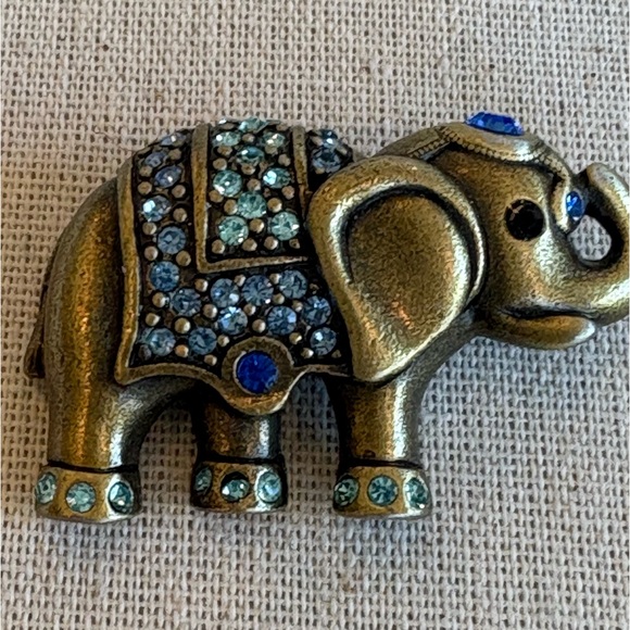 🎄$3 bundled Unbranded Gold Tone Blue Rhinestone Crystal Brooch Pin - Picture 2 of 6